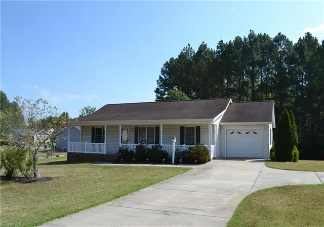 Photo 3 of Single family home for sale at 130 Lemons St, Stoneville, NC 27048 | MLS# 1235615 | Listing updated on 2026-09-15