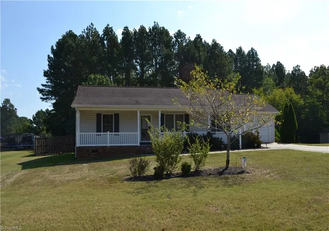 Photo 4 of Single family home for sale at 130 Lemons St, Stoneville, NC 27048 | MLS# 1235615 | Listing updated on 2026-09-15