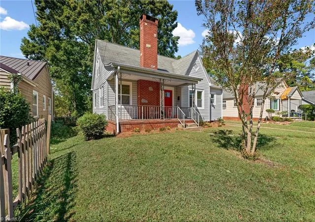 Photo 2 of Single family home for sale at 812 Holland St, Winston Salem, NC 27101 | MLS# 1237634 | Listing updated on 2026-10-02