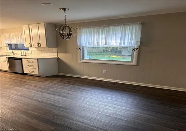 Photo 4 of Single family home for sale at 111 Bell Dr, Thomasville, NC 27360 | MLS# 1233766 | Listing updated on 2026-09-06