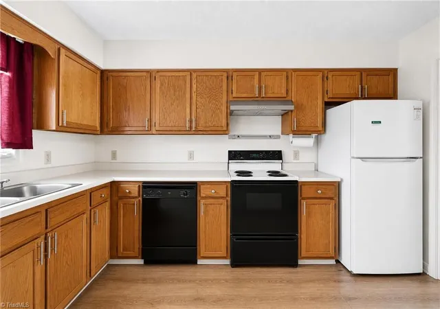 Photo 4 of Single family home for sale at 1817 Kildare Woods Dr, Greensboro, NC 27407 | MLS# 1234798 | Listing updated on 2026-09-08