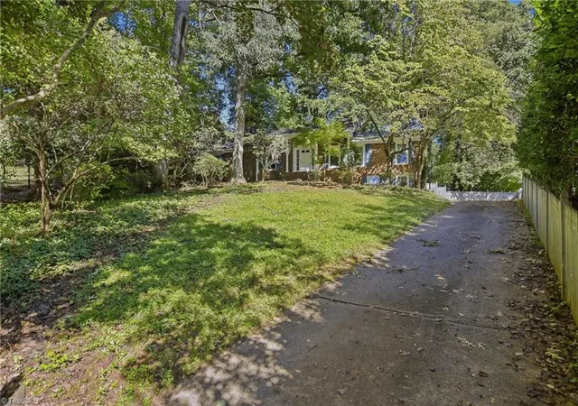 Photo 3 of Sale Pending at 2980 Kedron Ct, Winston Salem, NC 27106 | MLS# 1238728 | Listing updated on 2026-10-23