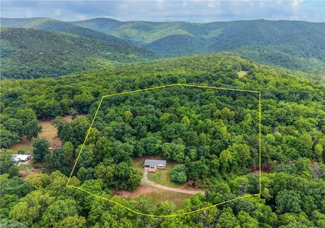 Photo 3 of Single family home for sale at 1917 Bull Mountain Rd, Stuart, VA 24171 | MLS# 1235571 | Listing updated on 2026-09-14