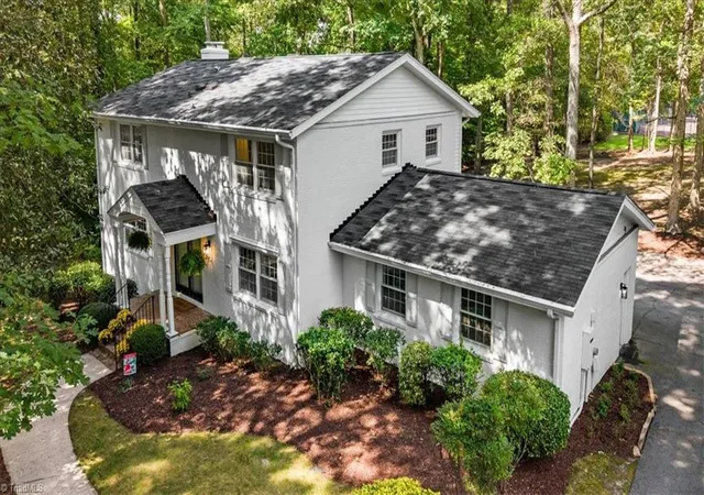 Photo 3 of Sale Pending at 2621 W Woodlyn Way, Greensboro, NC 27407 | MLS# 1234710 | Listing updated on 2026-09-14