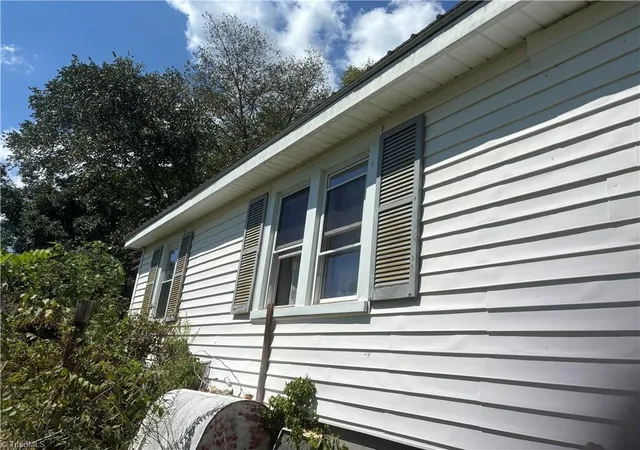 Photo 3 of Single family home for sale at 2520 Windy Ridge Rd, North Wilkesboro, NC 28659 | MLS# 1235202 | Listing updated on 2026-10-08