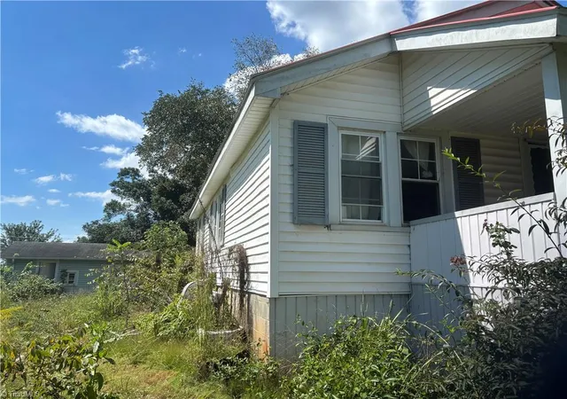 Photo 4 of Single family home for sale at 2520 Windy Ridge Rd, North Wilkesboro, NC 28659 | MLS# 1235202 | Listing updated on 2026-10-08