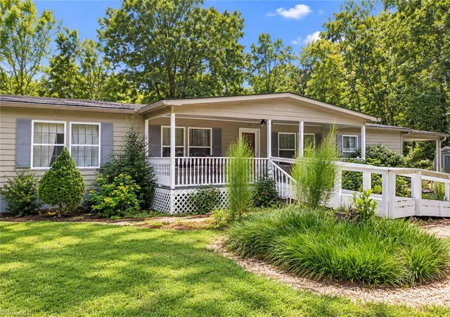 Photo 2 of Manufactured home for sale at 167 Willow Oak Ln, Advance, NC 27006 | MLS# 1235258 | Listing updated on 2026-09-10