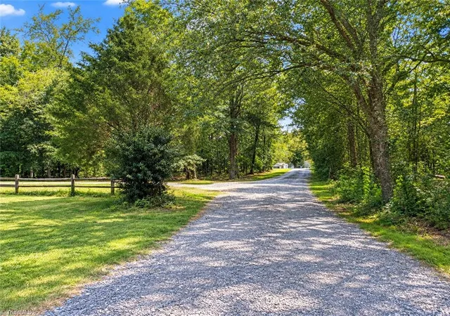 Photo 3 of Manufactured home for sale at 167 Willow Oak Ln, Advance, NC 27006 | MLS# 1235258 | Listing updated on 2026-09-10
