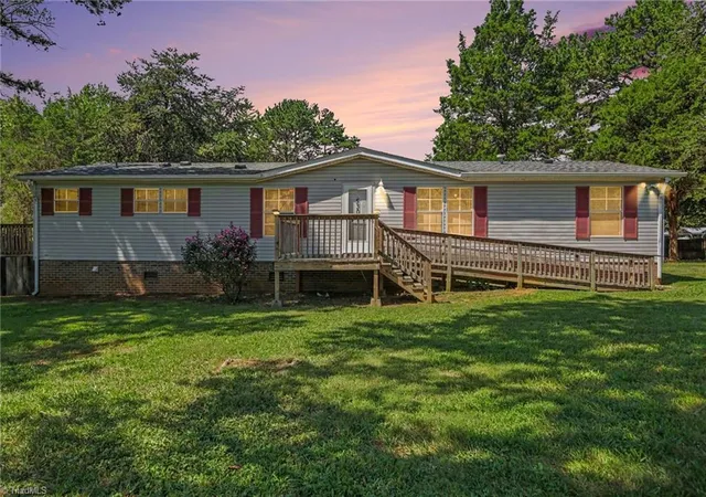 Photo 2 of Manufactured home for sale at 530 Gladstone Rd, Mocksville, NC 27028 | MLS# 1235279 | Listing updated on 2026-09-12