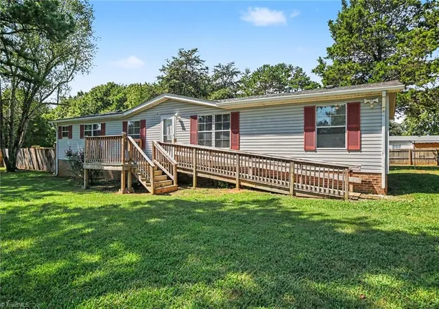 Photo 3 of Manufactured home for sale at 530 Gladstone Rd, Mocksville, NC 27028 | MLS# 1235279 | Listing updated on 2026-09-12