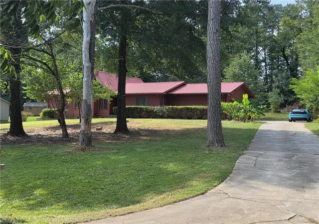 Photo 1 of Sale Pending at 125 Ponderosa Dr, Salisbury, NC 28144 | MLS# 1233560 | Listing updated on 2026-09-06