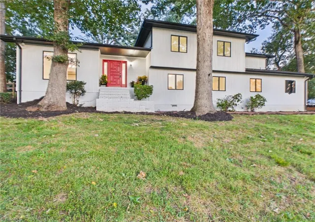 Photo 1 of Single family home for sale at 3750 11th Street Ne, Hickory, NC 28601 | MLS# 1234282 | Listing updated on 2026-09-07