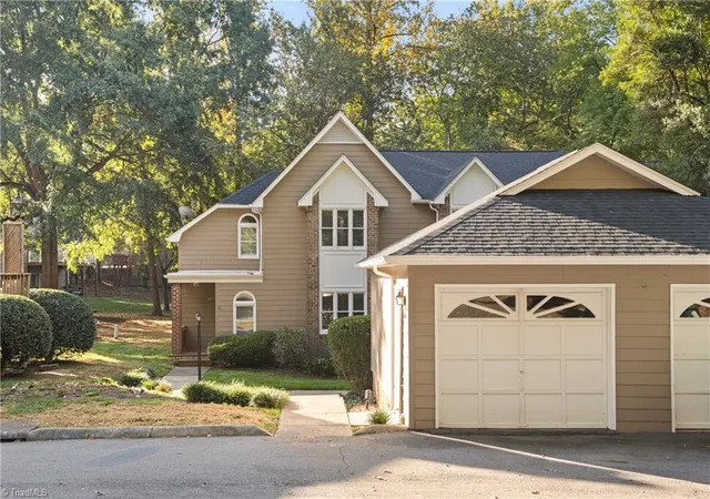 Photo 1 of Sale Pending at 4564 Fernhaven Cir, Winston Salem, NC 27104 | MLS# 1239165 | Listing updated on 2026-10-24