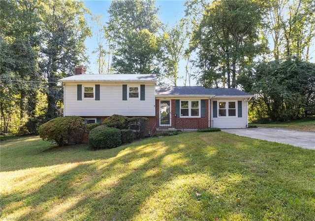 Single family home for sale at 201 Wedgewood Dr, Jamestown, NC 27282 | MLS# 1234663