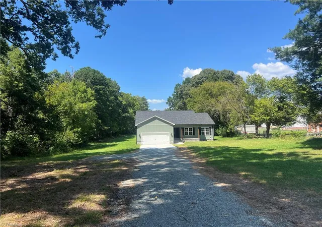 Photo 2 of Single family home for sale at 125 Albertson Rd, Thomasville, NC 27360 | MLS# 1234248 | Listing updated on 2026-09-03