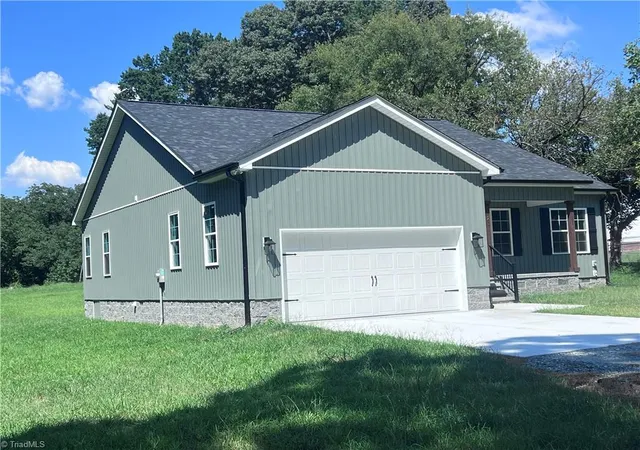 Photo 3 of Single family home for sale at 125 Albertson Rd, Thomasville, NC 27360 | MLS# 1234248 | Listing updated on 2026-09-03
