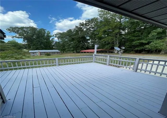 Photo 4 of Sale Pending at 1041 Brooks Rd, Reidsville, NC 27320 | MLS# 1234247 | Listing updated on 2026-09-18