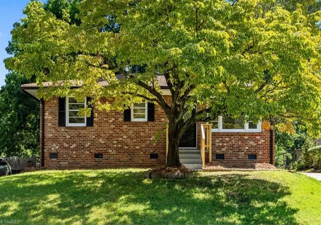 Photo 2 of Single family home for sale at 1804 Woodmere Dr, Greensboro, NC 27405 | MLS# 1236452 | Listing updated on 2026-10-05