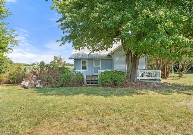 Photo 3 of Single family home for sale at 1151 Mountain View Church Rd, Hamptonville, NC 27020 | MLS# 1235308 | Listing updated on 2026-09-11