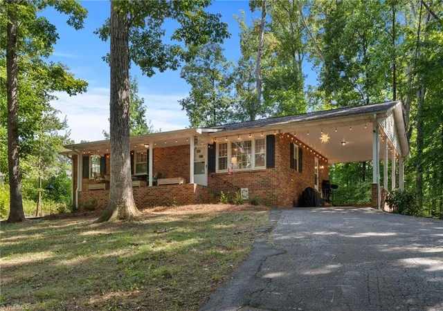 Photo 1 of Single family home for sale at 207 Leland Dr, Winston Salem, NC 27106 | MLS# 1234671 | Listing updated on 2026-10-03
