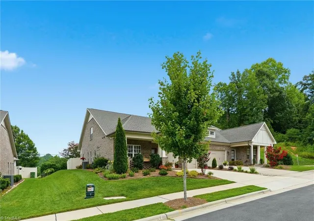 Photo 2 of Single family home for sale at 1009 Beechcrest Dr, Kernersville, NC 27284 | MLS# 1234806 | Listing updated on 2026-10-04