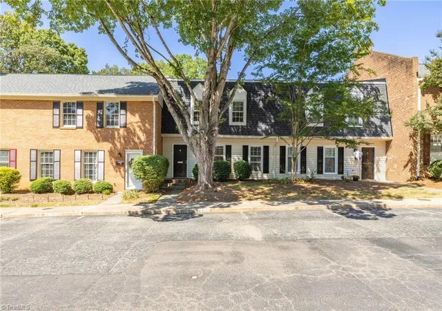 Photo 2 of Single family home for sale at 4080 Huntingreen Ln #C, Winston Salem, NC 27106 | MLS# 1237753 | Listing updated on 2026-10-21