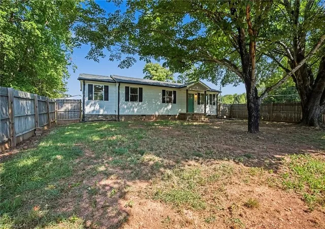 Photo 3 of Single family home for sale at 118 Shady Grv Rd, Eden, NC 27288 | MLS# 1234709 | Listing updated on 2026-09-05