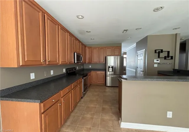 Photo 3 of Single family home for sale at 4312 Pepperbush Dr, Greensboro, NC 27405 | MLS# 1234697 | Listing updated on 2026-09-05