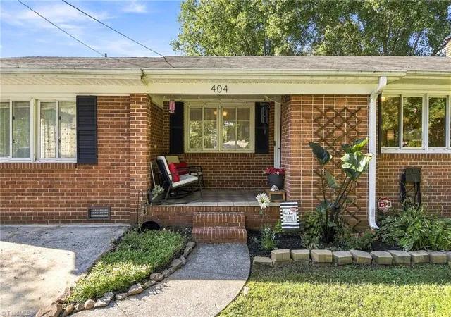 Photo 3 of Single family home for sale at 404 Poplar Cir, Yadkinville, NC 27055 | MLS# 1235689 | Listing updated on 2026-10-04