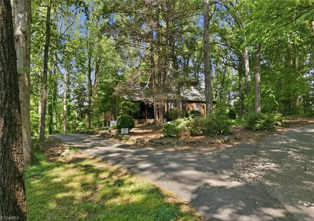Photo 3 of Single family home for sale at 5275 Reynolda Rd, Winston Salem, NC 27106 | MLS# 1234082 | Listing updated on 2026-10-15