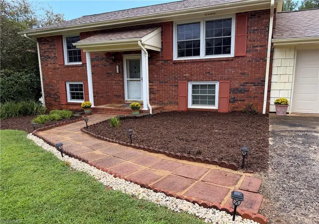 Photo 3 of Single family home for sale at 329 Hunter Hills St, North Wilkesboro, NC 28659 | MLS# 1234188 | Listing updated on 2026-09-10