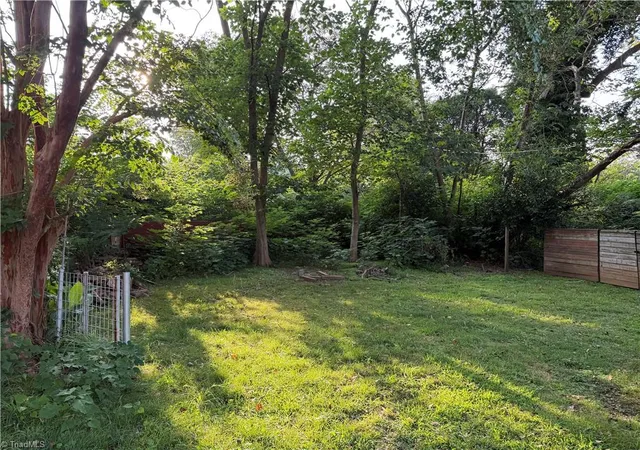 Listing Photo 2 - Condo for sale in building located at 2509 Campbell St, Greensboro, NC 27405 - Unit #