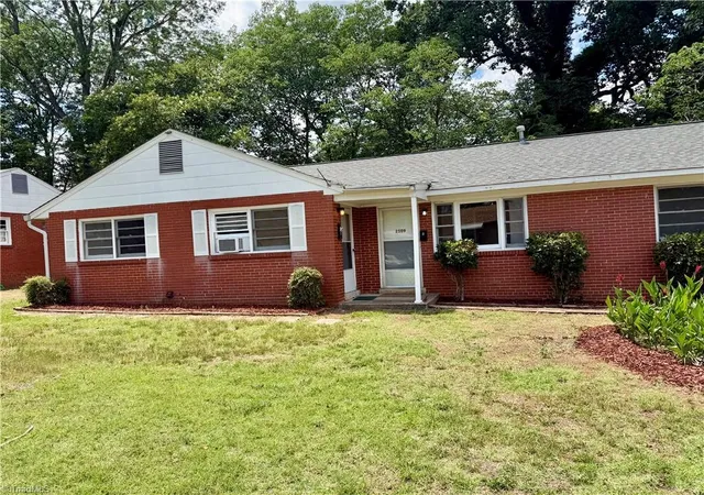 Listing Photo 5 - Condo for sale in building located at 2509 Campbell St, Greensboro, NC 27405