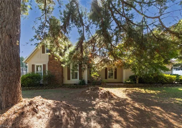 Photo 1 of Sale Pending at 3414 Edgefield Rd, Greensboro, NC 27409 | MLS# 1235235 | Listing updated on 2026-09-24