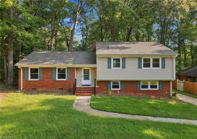 Photo 1 of Single family home for sale at 3514 Fox Pl, Greensboro, NC 27408 | MLS# 1236236 | Listing updated on 2026-09-21