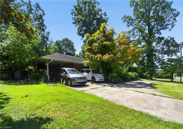Photo 1 of Single family home for sale at 2106 Mebane St, Burlington, NC 27215 | MLS# 1235270 | Listing updated on 2026-09-10