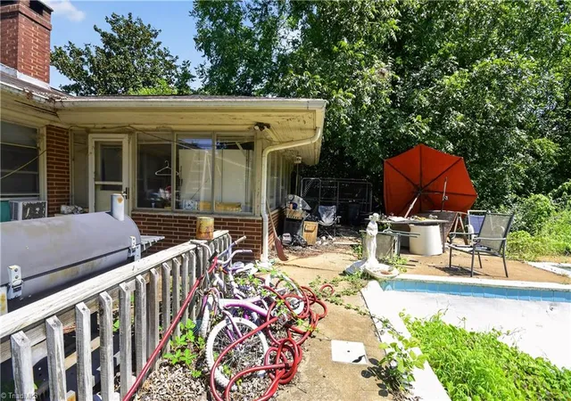 Photo 3 of Single family home for sale at 2106 Mebane St, Burlington, NC 27215 | MLS# 1235270 | Listing updated on 2026-09-10