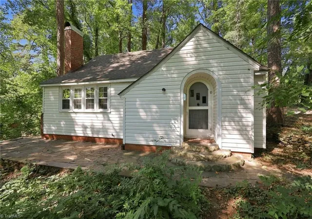 Photo 2 of Sale Pending at 351 Lindley Ave, Asheboro, NC 27203 | MLS# 1235842 | Listing updated on 2026-09-20