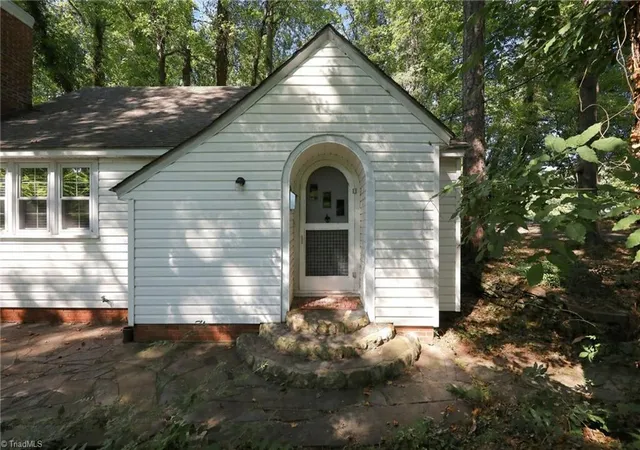 Photo 3 of Sale Pending at 351 Lindley Ave, Asheboro, NC 27203 | MLS# 1235842 | Listing updated on 2026-09-20