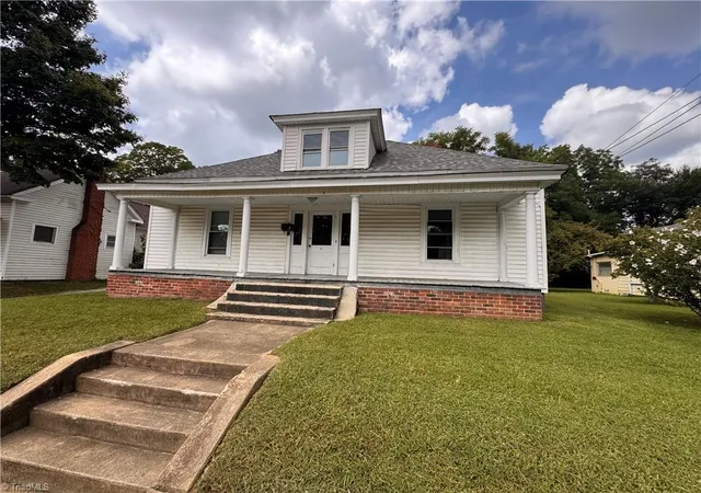 Photo 1 of Single family home for sale at 1118 Campbell St, High Point, NC 27262 | MLS# 1233366 | Listing updated on 2026-09-10