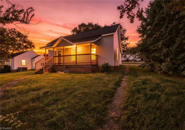 Photo 2 of Single family home for sale at 612 N Main St, Norwood, NC 28128 | MLS# 1240090 | Listing updated on 2026-10-24