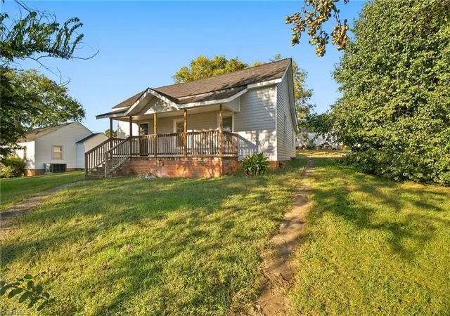 Photo 3 of Single family home for sale at 612 N Main St, Norwood, NC 28128 | MLS# 1240090 | Listing updated on 2026-10-24