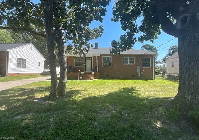 Photo 2 of Sale Pending at 1107 Avalon Rd, Greensboro, NC 27401 | MLS# 1234311 | Listing updated on 2026-09-05