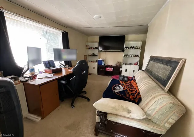 Photo 3 of Sale Pending at 1107 Avalon Rd, Greensboro, NC 27401 | MLS# 1234311 | Listing updated on 2026-09-05