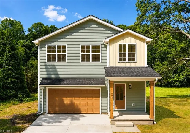 Photo 1 of Single family home for sale at 604 Sharon Dr, Statesville, NC 28625 | MLS# 1236244 | Listing updated on 2026-10-27