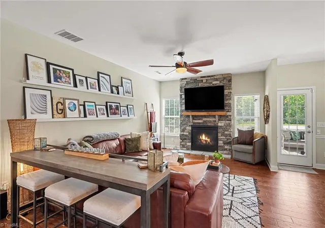 Photo 3 of Single family home for sale at 5159 Sedge Holw Dr, Kernersville, NC 27284 | MLS# 1236340 | Listing updated on 2026-10-04
