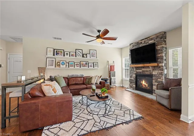 Photo 4 of Single family home for sale at 5159 Sedge Holw Dr, Kernersville, NC 27284 | MLS# 1236340 | Listing updated on 2026-10-04