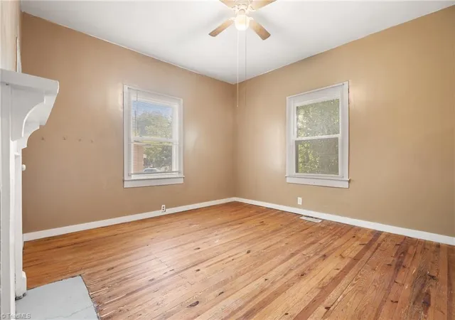 Photo 4 of Single family home for sale at 1307 Stonewall Ave, Burlington, NC 27217 | MLS# 1235216 | Listing updated on 2026-09-11