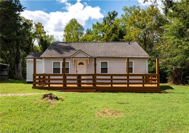 Photo 3 of Sale Pending at 6257 Lake Brandt Rd, Summerfield, NC 27358 | MLS# 1235474 | Listing updated on 2026-09-25