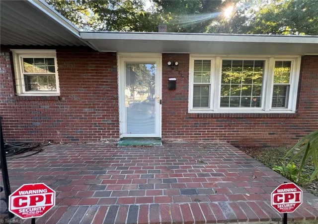 Photo 2 of Sale Pending at 2839 N Glenn Ave, Winston Salem, NC 27105 | MLS# 1237721 | Listing updated on 2026-10-19
